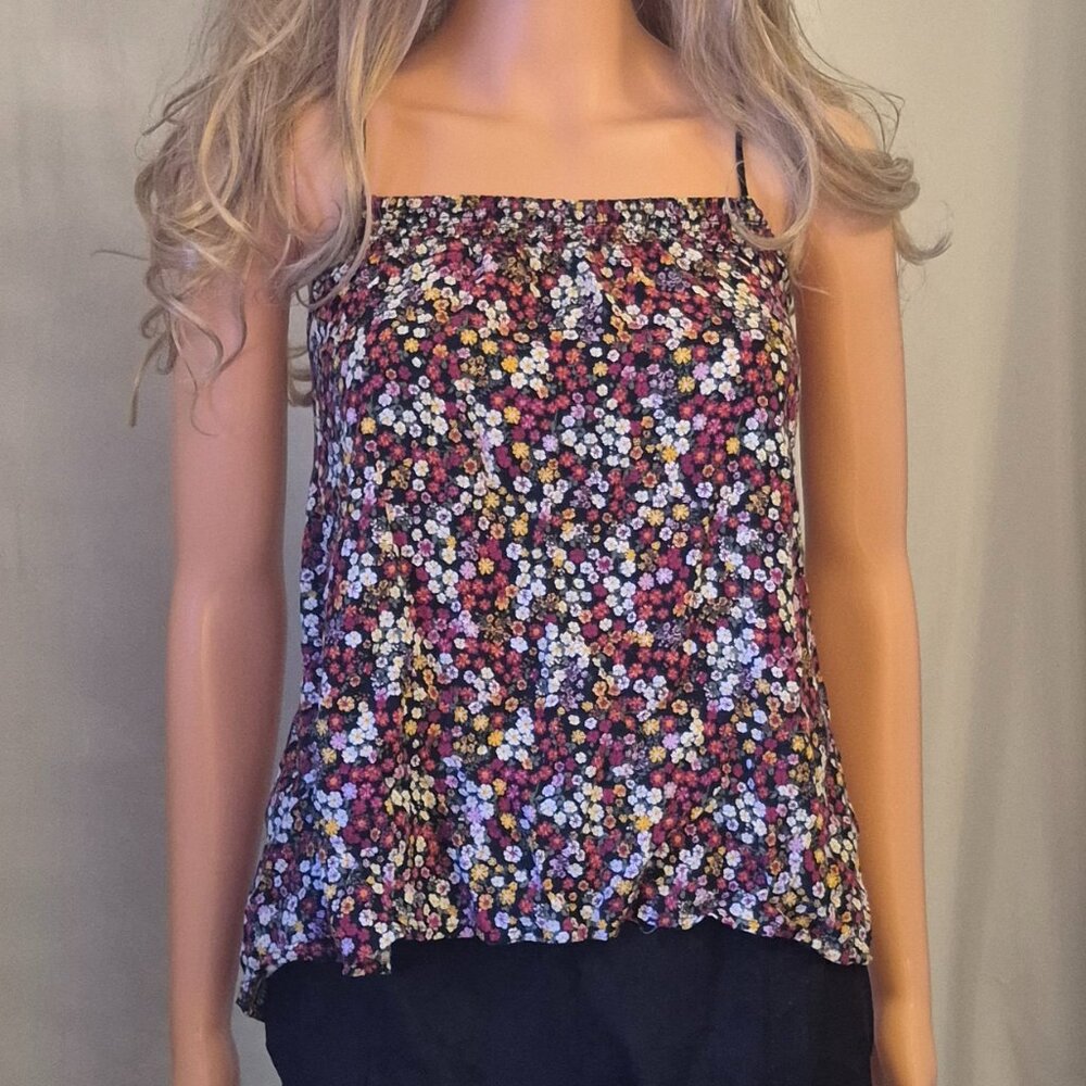 No Boundaries *** sleeveless short top w/ floral design, Rayon in size XXL